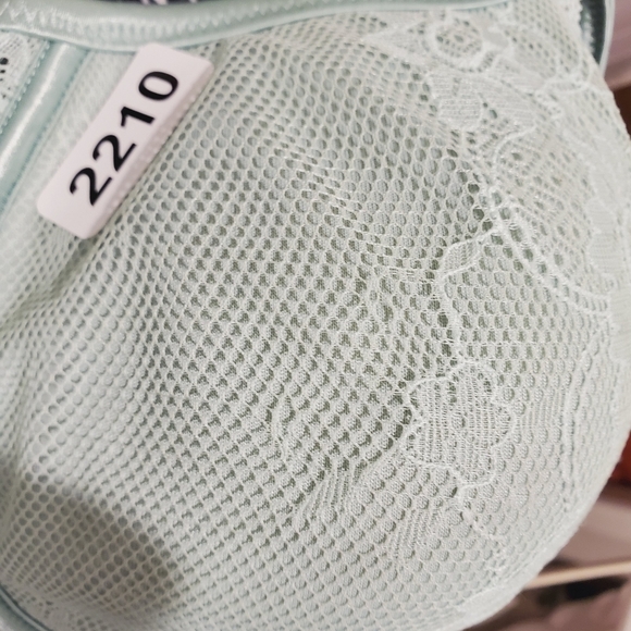 VICTORIA'S SECRET lace Bra green bra size 36D - Picture 10 of 10